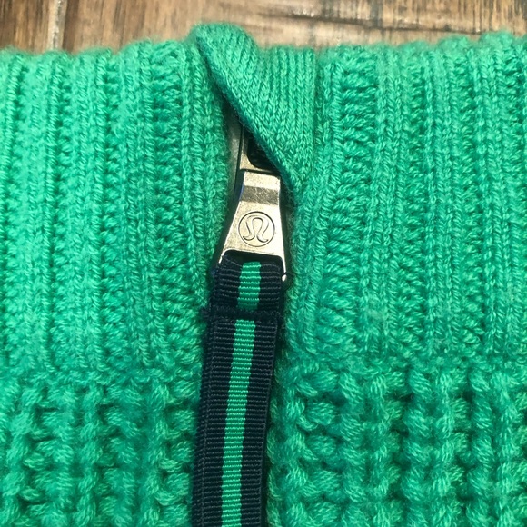 Lululemon Falling Freely Neck Warmer - Picture 8 of 11